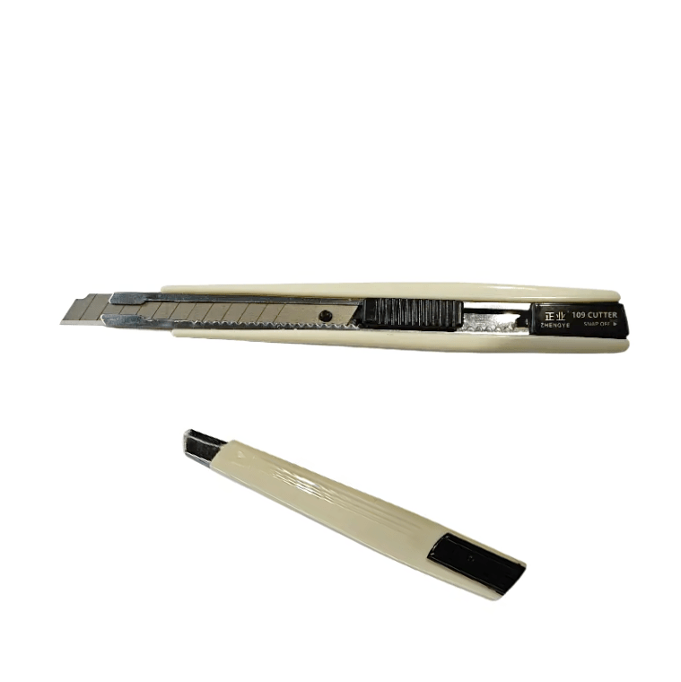 Precision knife 9mm snap off blade for cutting DTF gang sheets and UV DTF wraps - UploadDTF